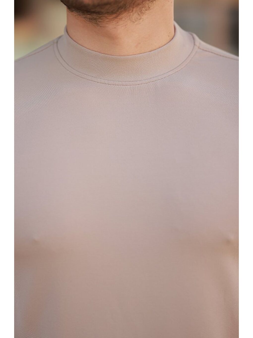 Bej Erkek Yarım Balıkçı Yaka Kısa Kollu T-shirt-2