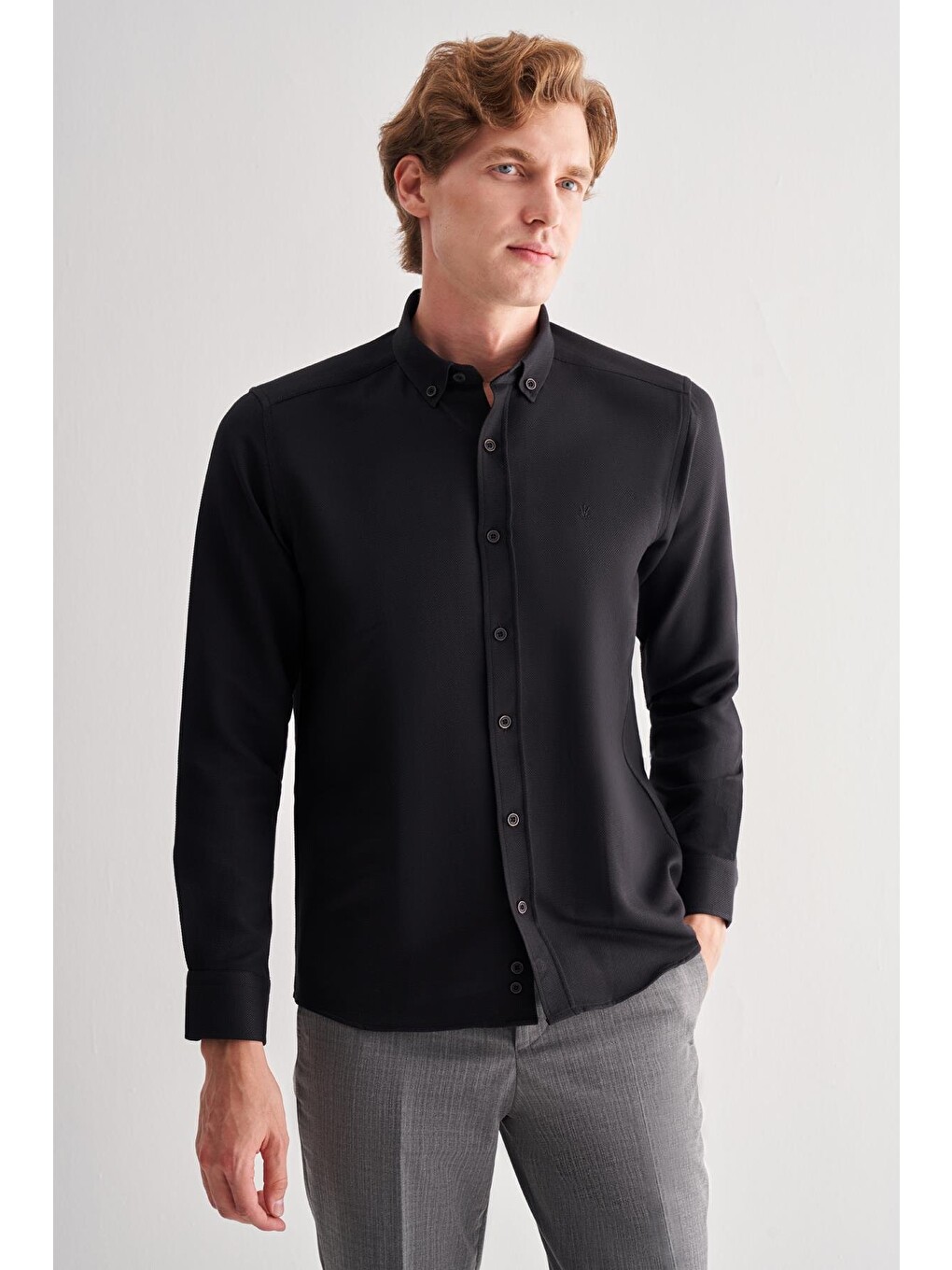 Siyah Perfetto Düğmeli Yaka Uzun Kol Cepsiz Slim Fit Cls Gömlek 1004255173