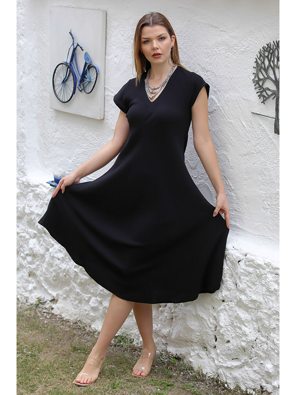 Organik Pamuk Siyah V Yaka Düşük Kol Oval Etekli Midi Boy Dokuma Casual Müslin Elbise