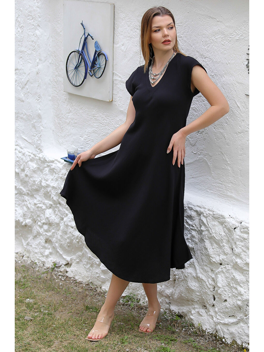 Organik Pamuk Siyah V Yaka Düşük Kol Oval Etekli Midi Boy Dokuma Casual Müslin Elbise-1