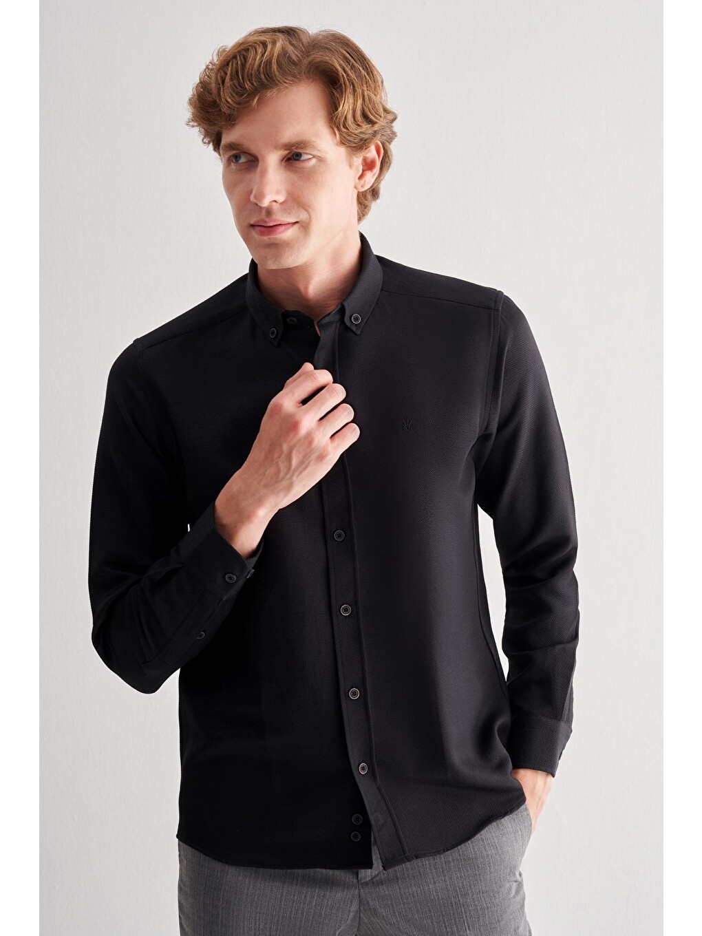 Siyah Perfetto Düğmeli Yaka Uzun Kol Cepsiz Slim Fit Cls Gömlek 1004255173-2