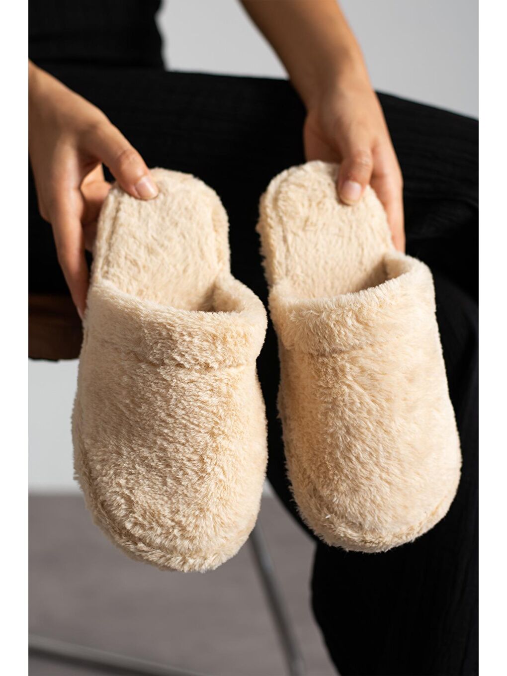 Kahverengi TÜYLÜ KAPALI Kadın Ev Terliği Kışlık Terlik Sessiz Taban-1