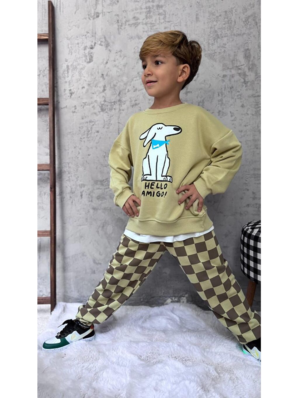 Yeşil Erkek Çocuk Pamuklu Haki Köpek Baskılı Sweatshirt Ve Kare Desenli Eşofman Takımı-4