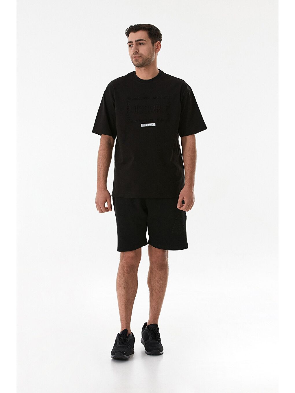 Siyah Slogan Kabartmalı Bisiklet Yaka Oversize Tişört