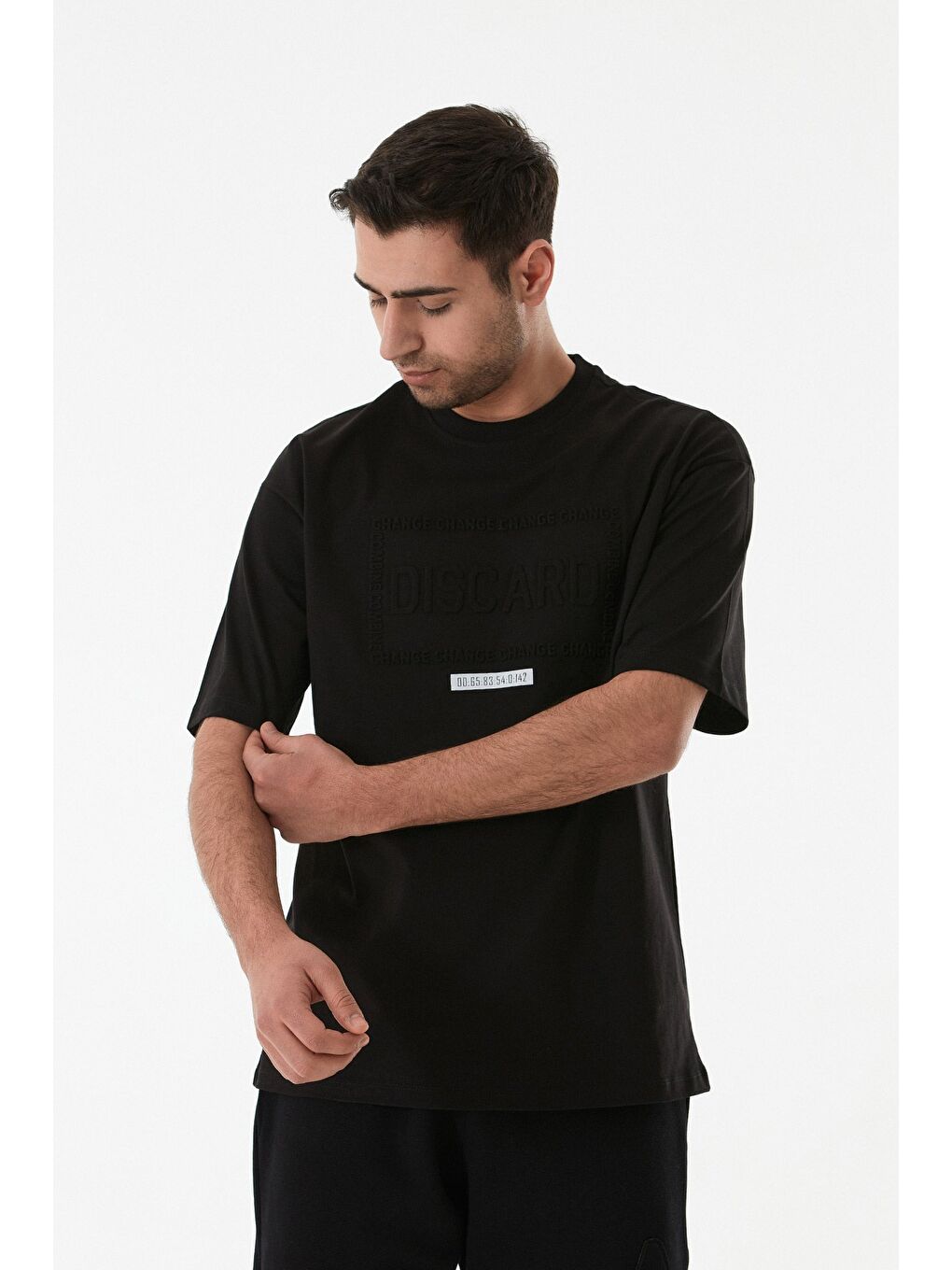 Siyah Slogan Kabartmalı Bisiklet Yaka Oversize Tişört-1