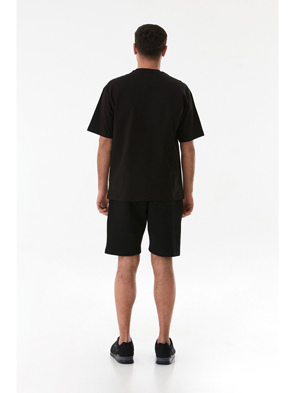 Siyah Slogan Kabartmalı Bisiklet Yaka Oversize Tişört-2