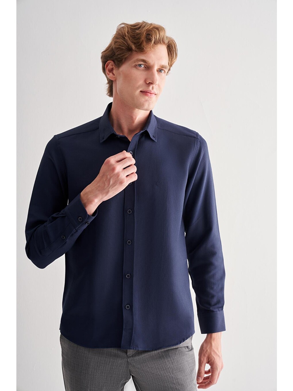 Koyu Lacivert Perfetto Düğmeli Yaka Uzun Kol Cepsiz Slim Fit Cls Gömlek 1004255173-2