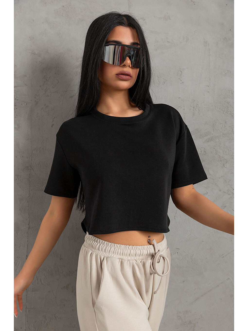 Siyah Ultra Yumuşak Dokunuş: Modal Crop Top Serisi Kadın Tişört @savona