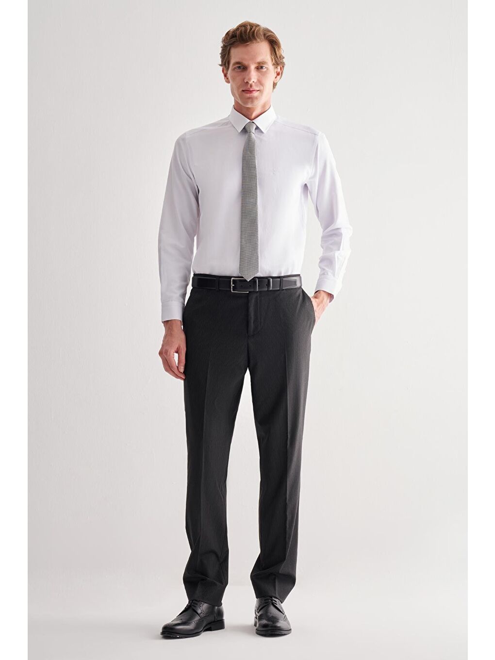 Beyaz Sert Yaka Uzun Kol Slim Fit Pamuklu Gömlek 1004255175-1