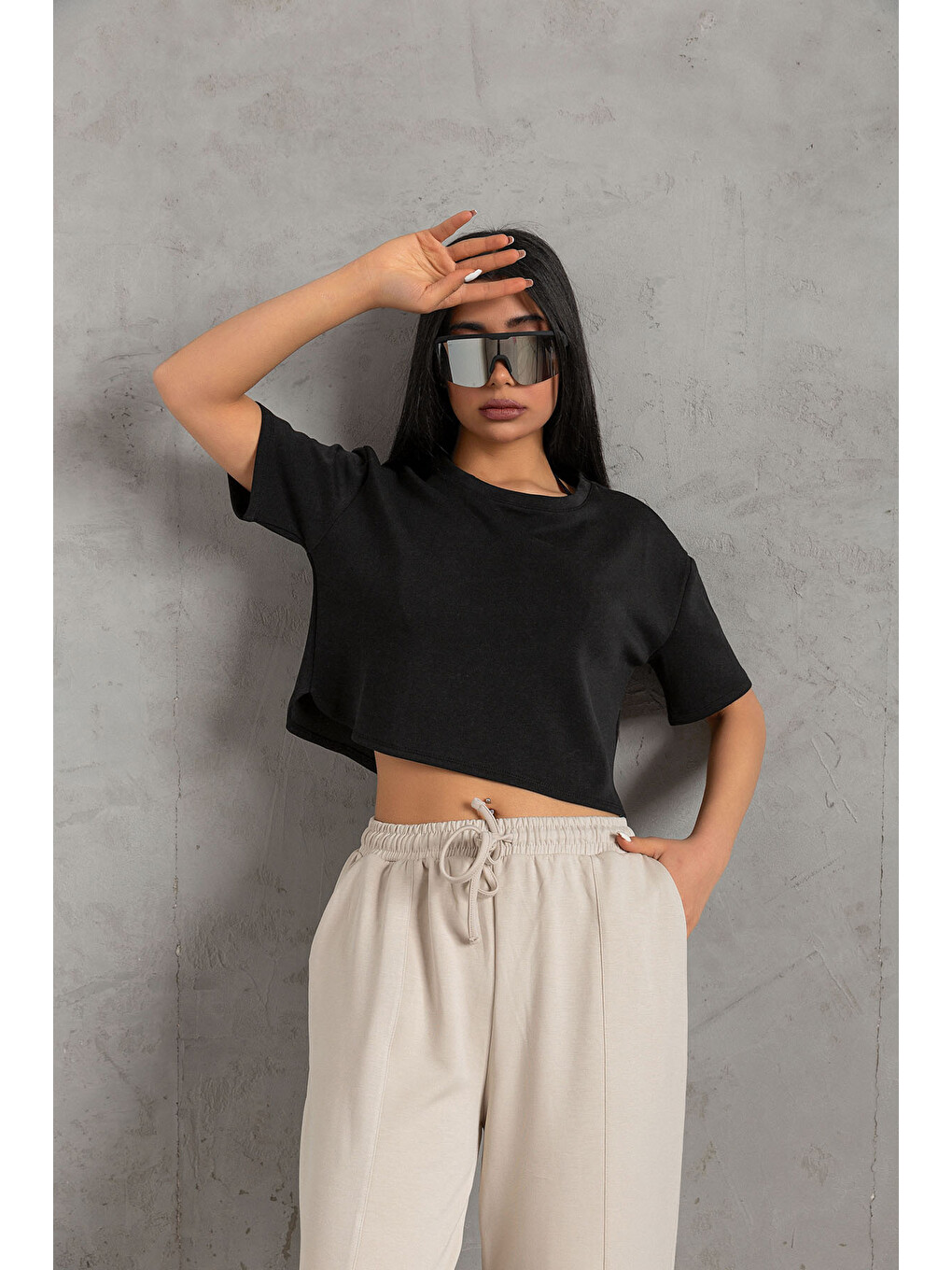 Siyah Ultra Yumuşak Dokunuş: Modal Crop Top Serisi Kadın Tişört @savona-1