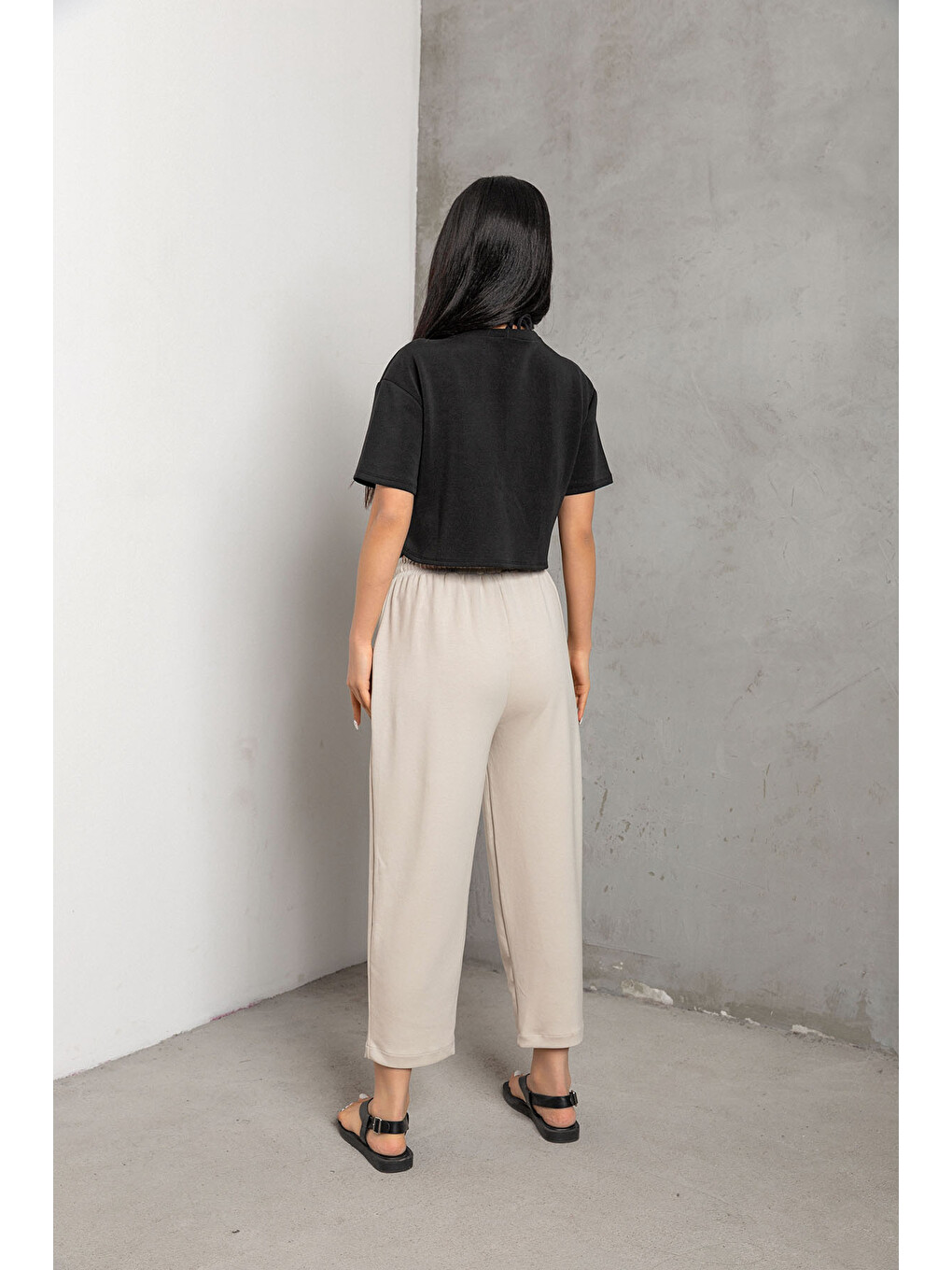 Siyah Ultra Yumuşak Dokunuş: Modal Crop Top Serisi Kadın Tişört @savona-4