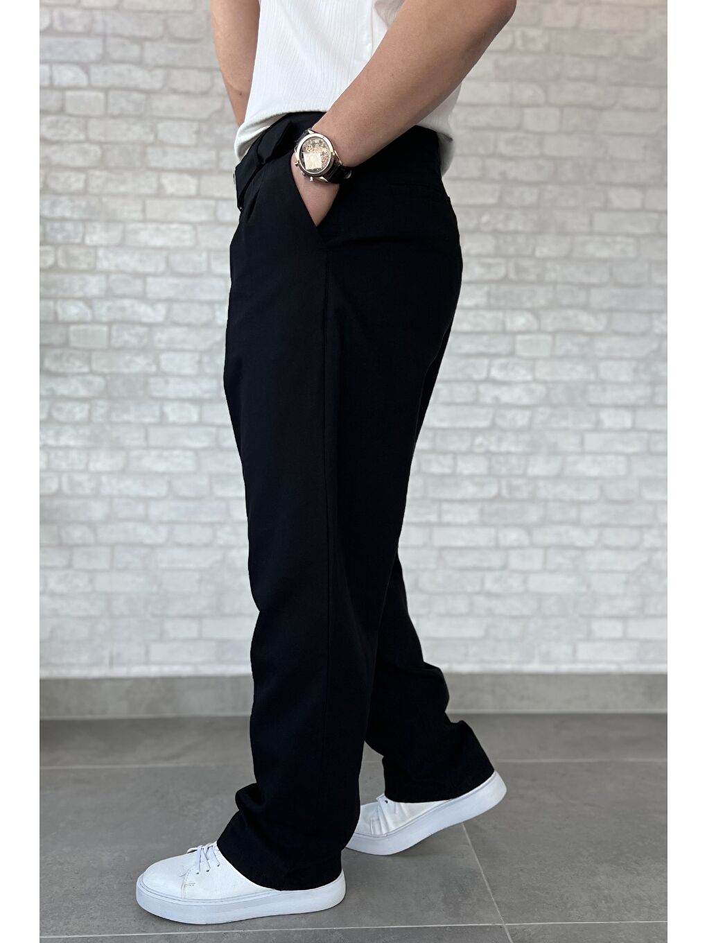 Siyah Erkek Kemer Detaylı Pileli Yazlık Keten Pantolon-1