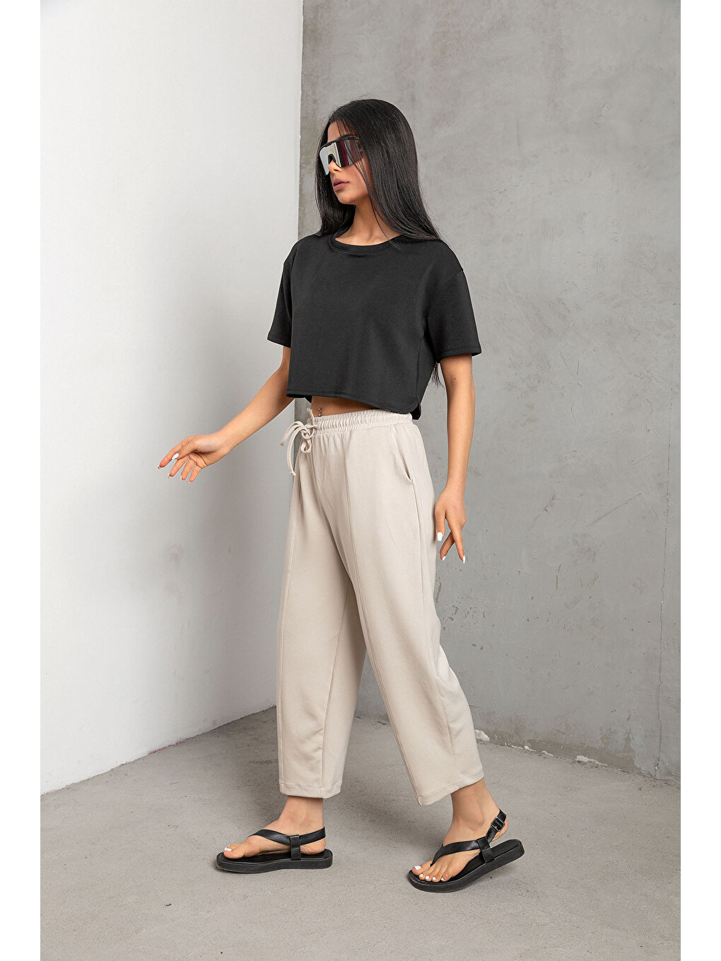 Siyah Ultra Yumuşak Dokunuş: Modal Crop Top Serisi Kadın Tişört @savona-6