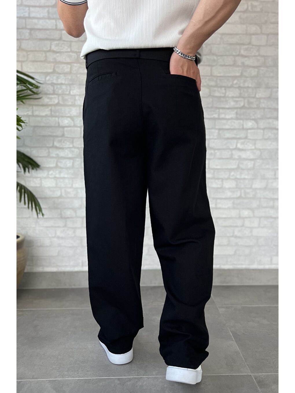 Siyah Erkek Kemer Detaylı Pileli Yazlık Keten Pantolon-2