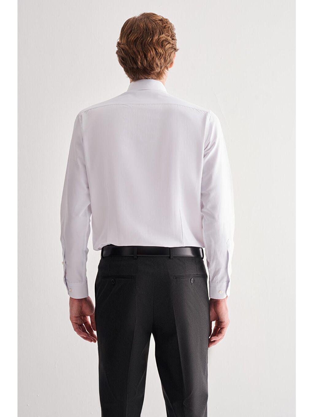 Beyaz Sert Yaka Uzun Kol Slim Fit Pamuklu Gömlek 1004255175-4
