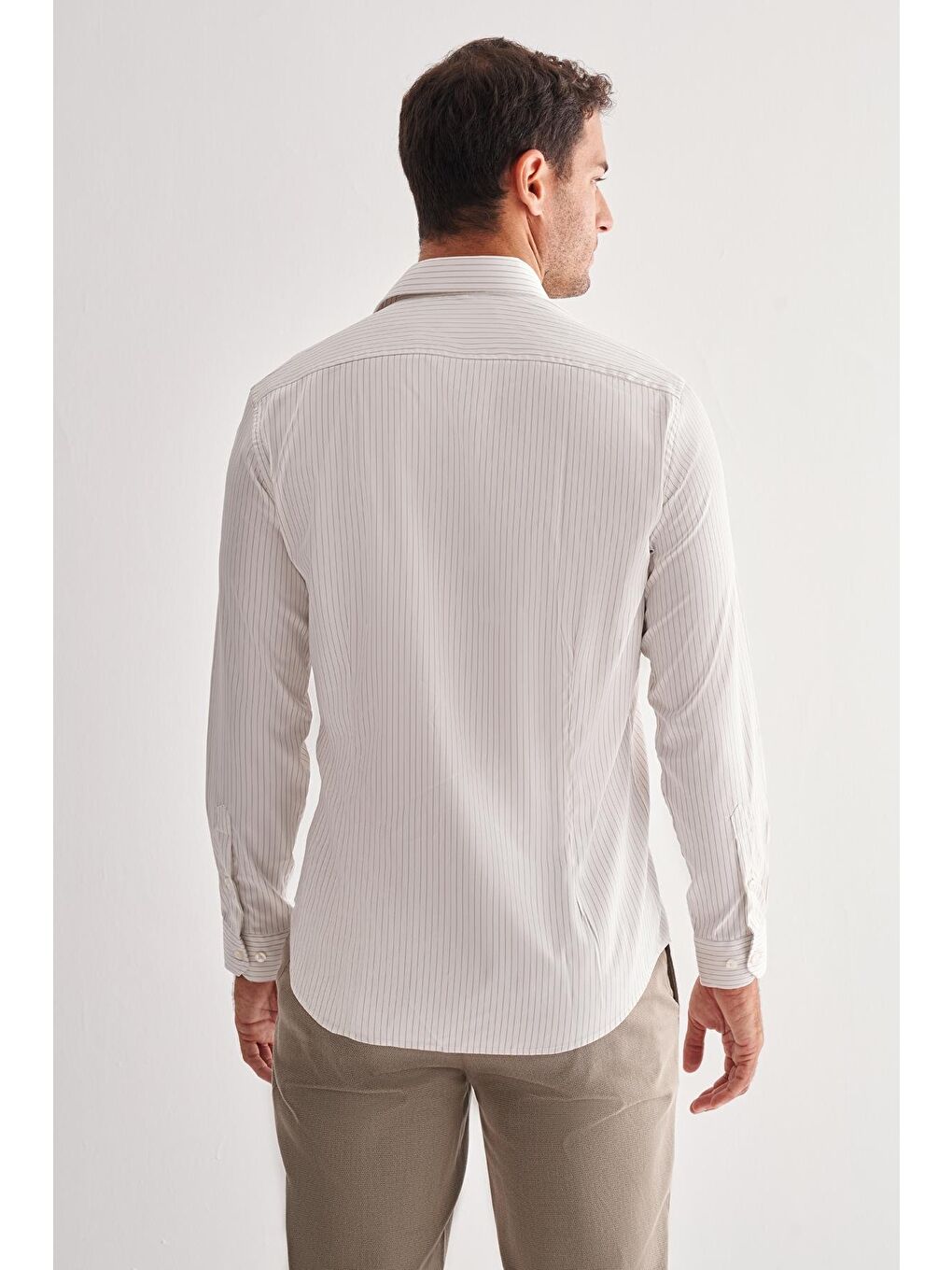 Beyaz Yarım İtalyan Yaka Uzun Kol Cepsiz Slim Fit Cls Gömlek 1004255174-4