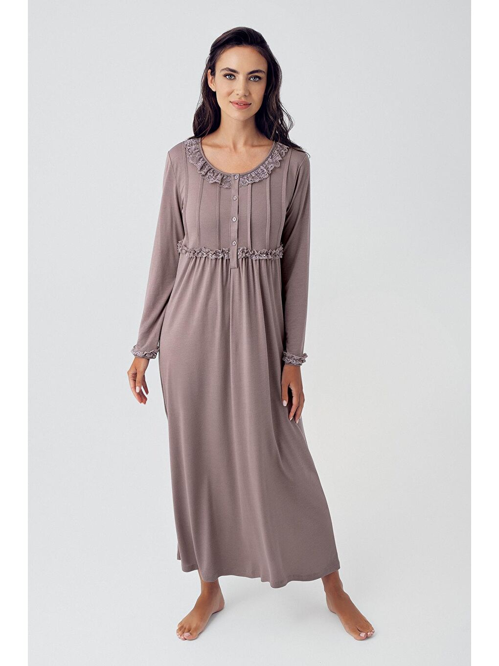 Bej Düğmeli Uzun Kollu Esnek Viskon Gecelik 15121