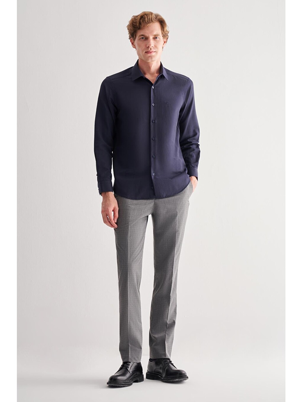 Lacivert Sert Yaka Uzun Kol Slim Fit Pamuklu Gömlek 1004255175-1