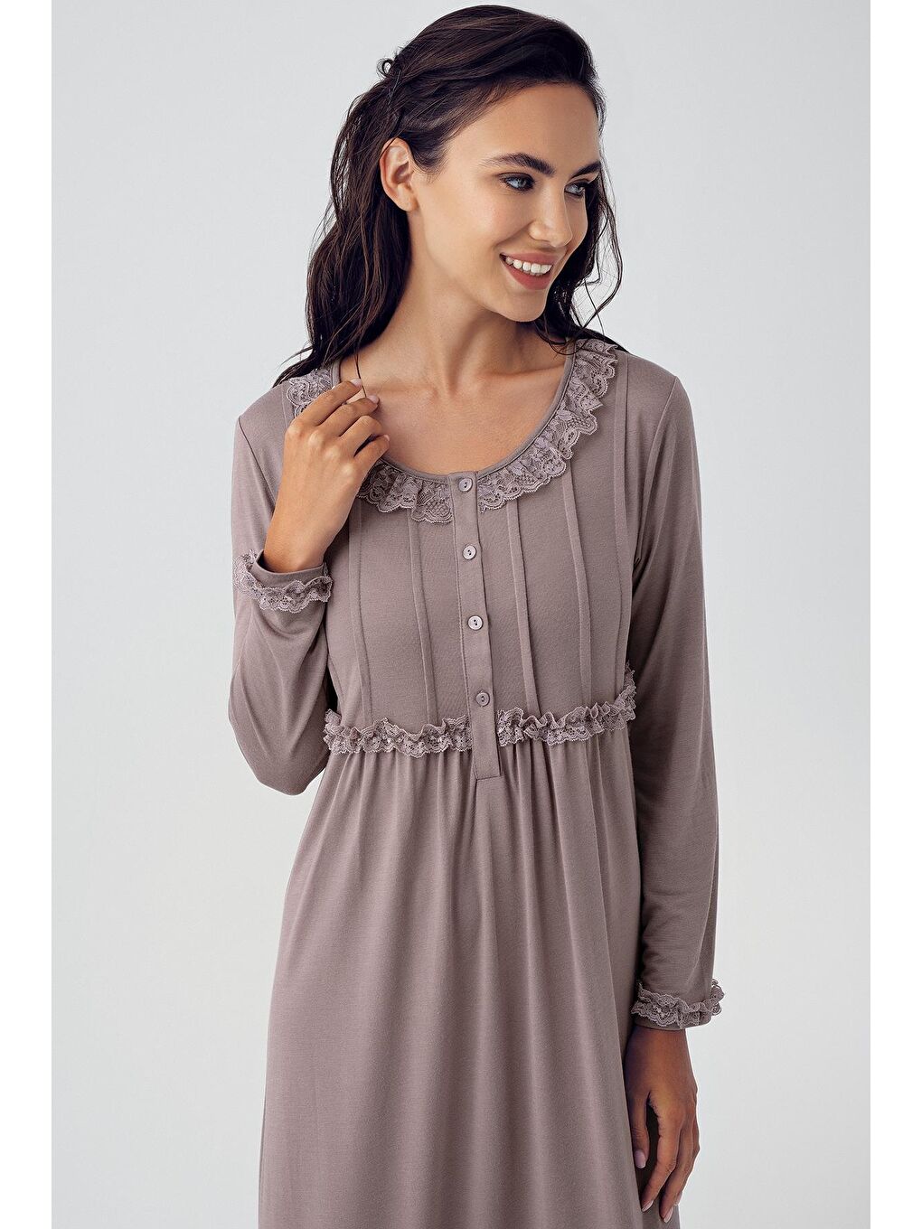 Bej Düğmeli Uzun Kollu Esnek Viskon Gecelik 15121-1