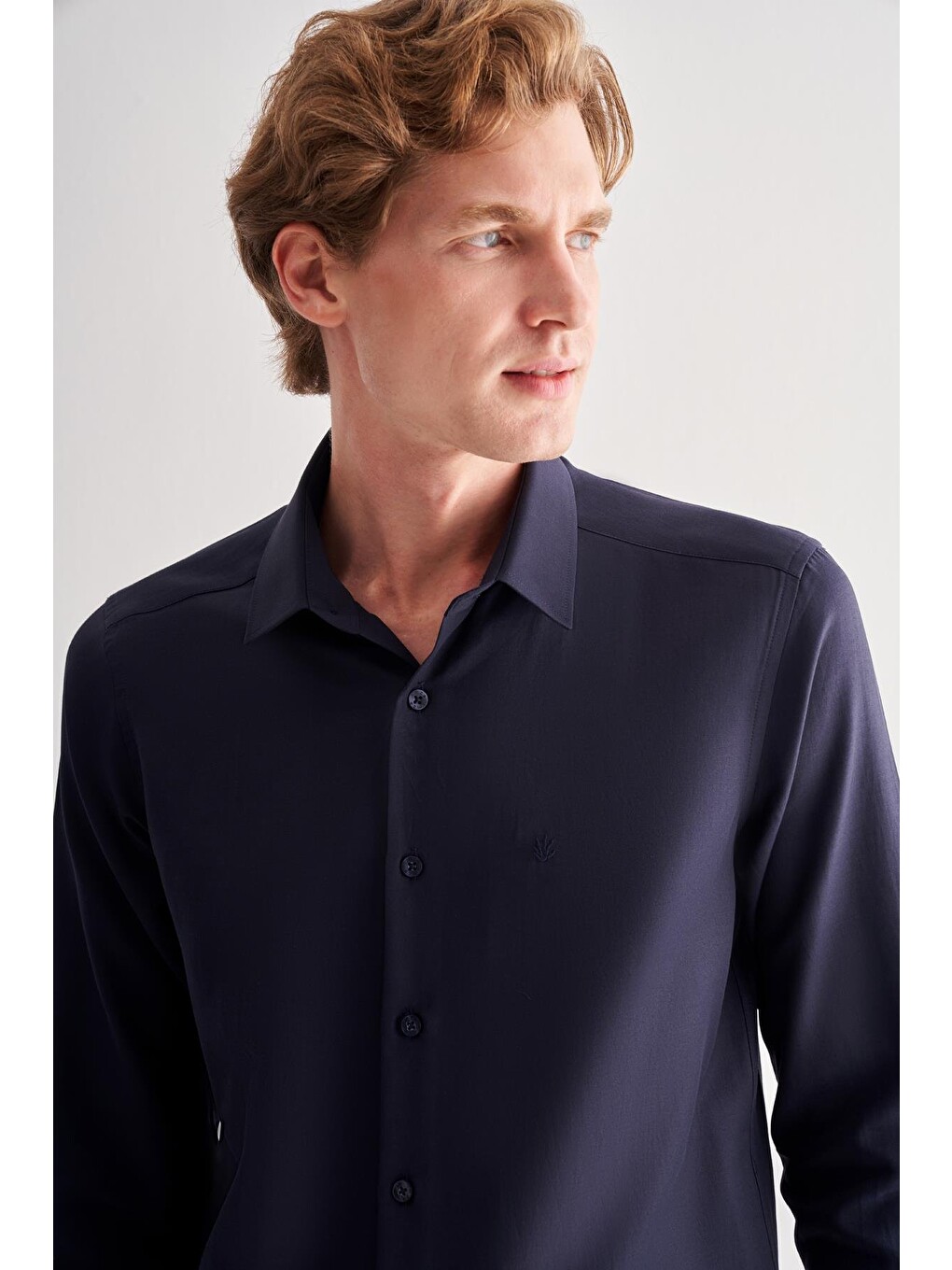 Lacivert Sert Yaka Uzun Kol Slim Fit Pamuklu Gömlek 1004255175-3