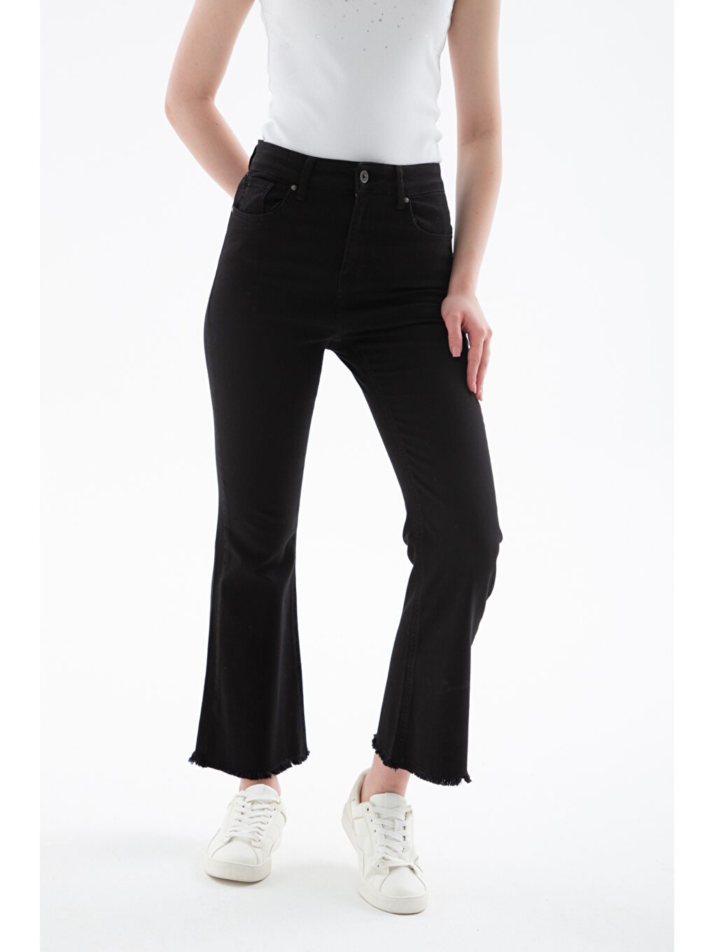 Siyah Pamuklu Yüksek Bel Bol Paça Jeans 26Y0294K1-1