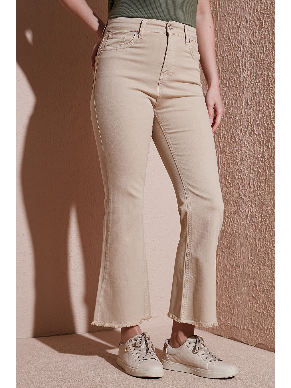 Bej Pamuklu Yüksek Bel Bol Paça Jeans 26Y0294K1-2