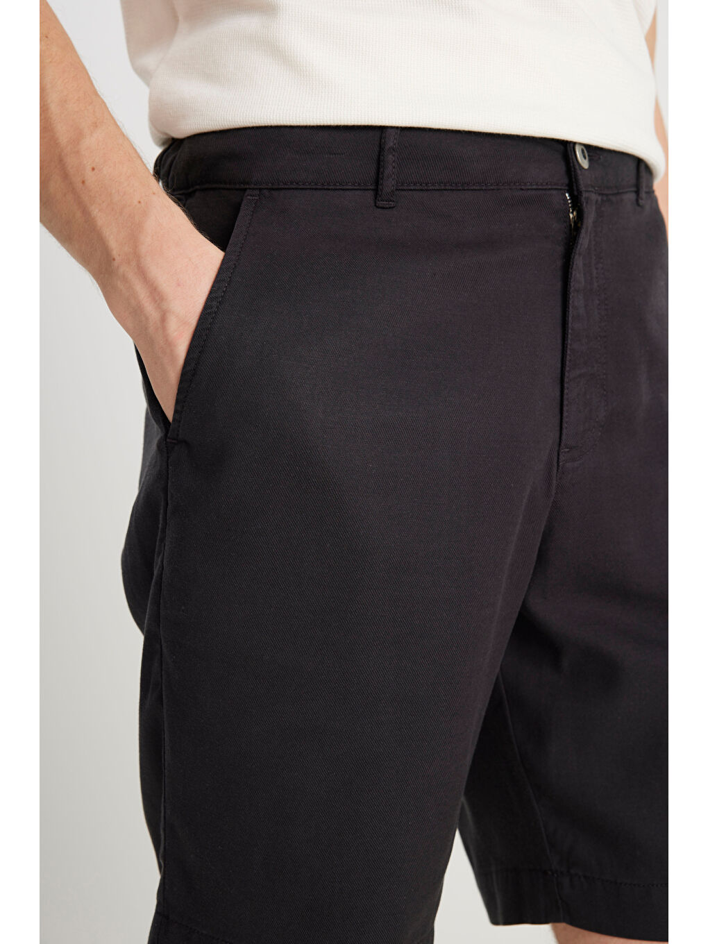 Regular Fit Normal Kesim Lastik Bel Detaylı Siyah Şort-4