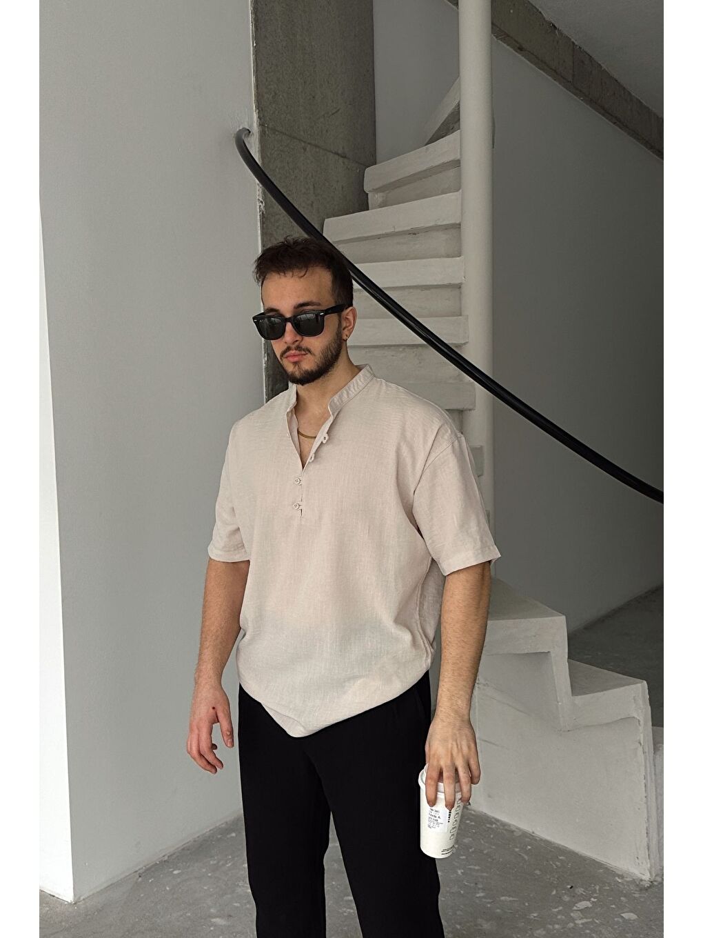 Bej Soro Erkek Oversize Keten Görünümlü Kısa Kol Hakim Yaka Yarım Pat Gömlek-1