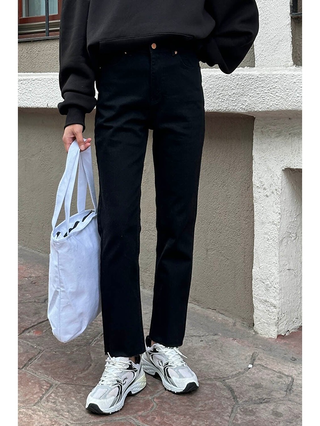 Kesik Paça Fit Jean Siyah-3