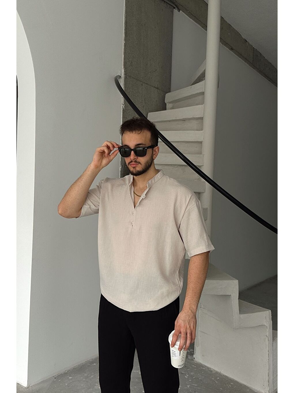 Bej Soro Erkek Oversize Keten Görünümlü Kısa Kol Hakim Yaka Yarım Pat Gömlek-2