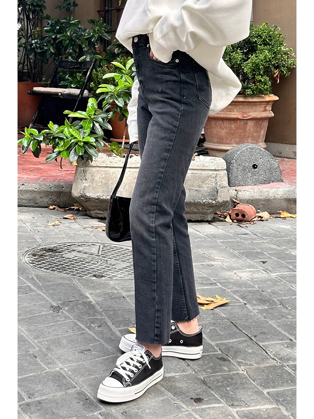 Gri Kesik Paça Fit Jean Füme-3
