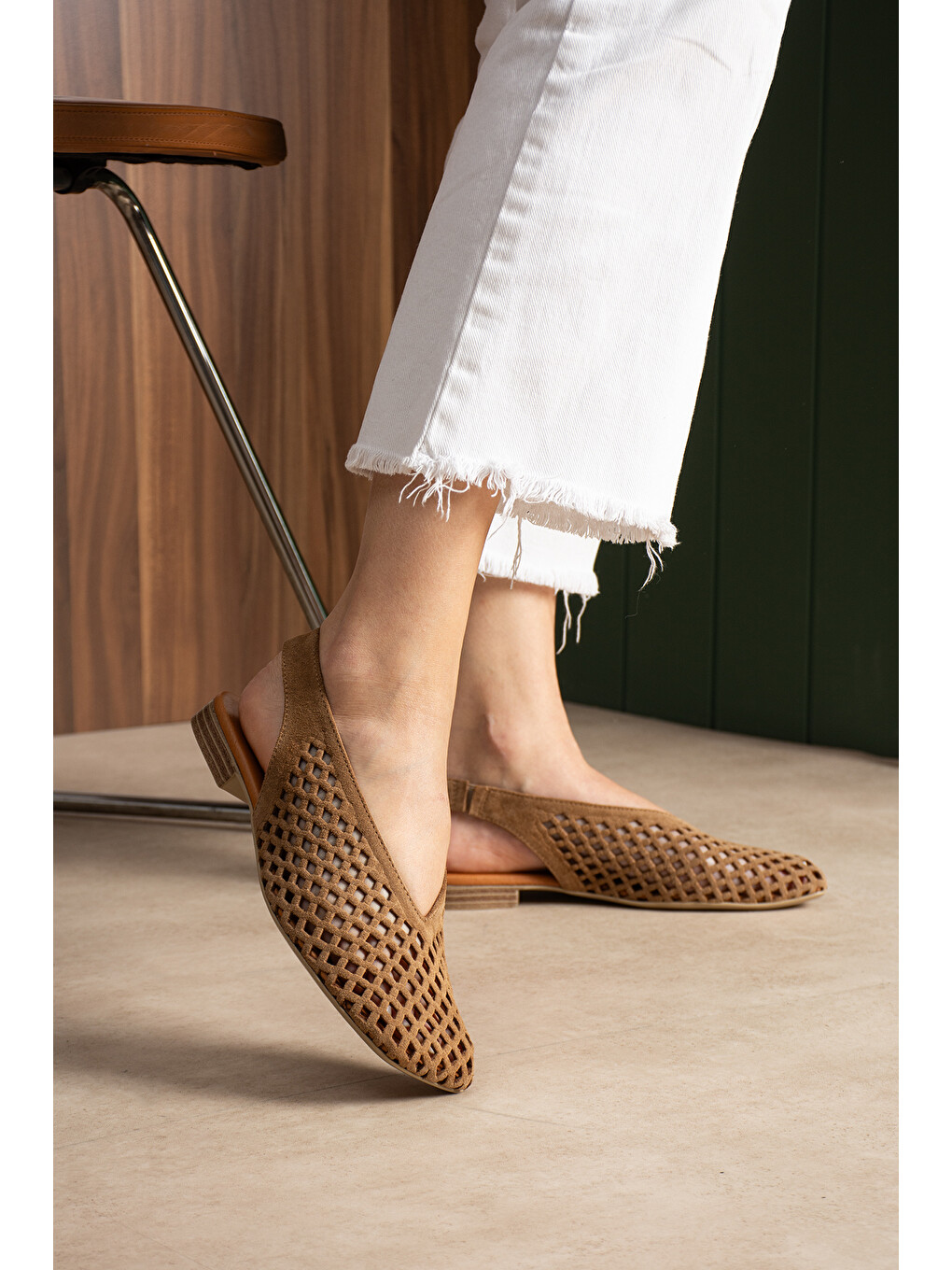 Kahverengi Flavia Hakiki Deri Lazer Kesim Örgü Desenli Slingback Kadın Sandalet Babet-4