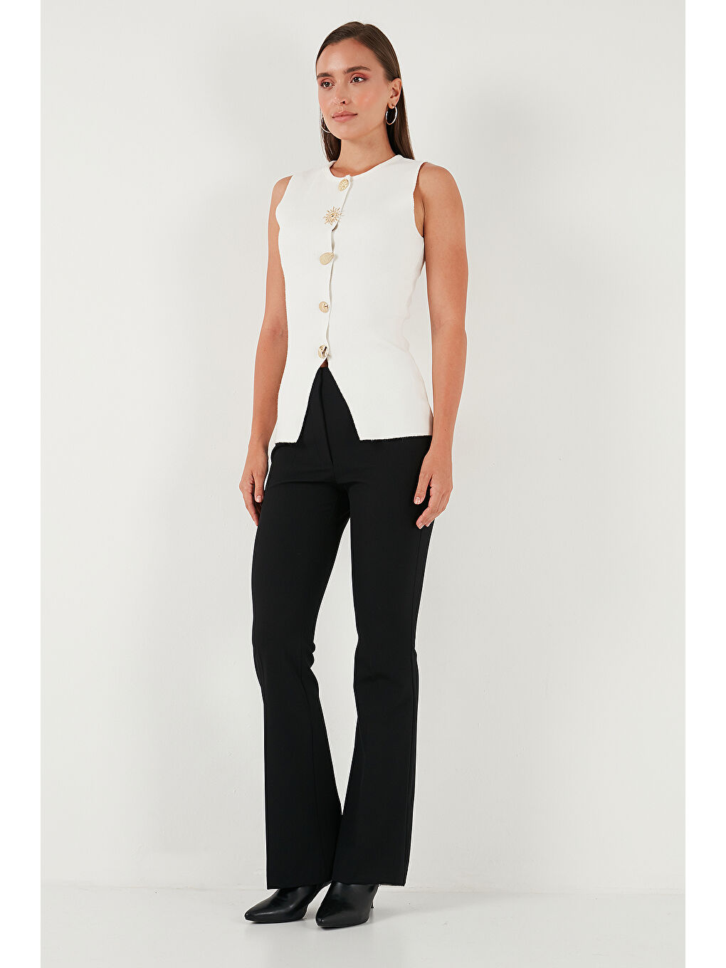 Ekru Premium Regular Fit Bisiklet Yaka Düğme Detaylı Yelek 680YE00043-1