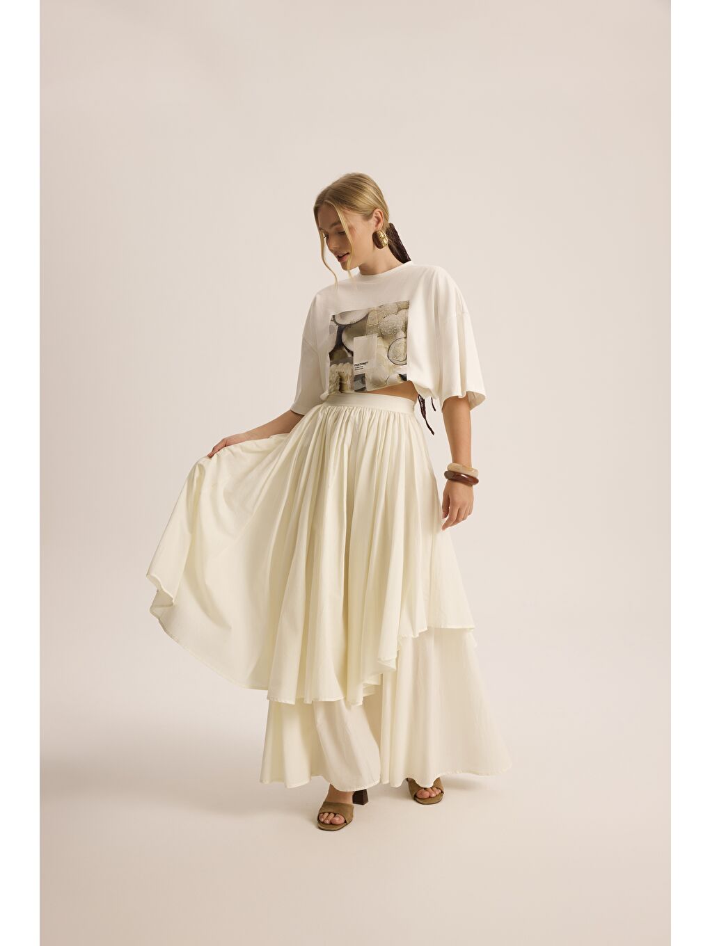Kevin Çift Kat Ekru Uzun Etek