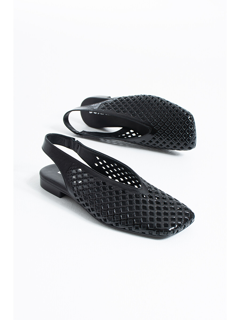 Siyah Flavia Hakiki Deri Lazer Kesim Örgü Desenli Slingback Kadın Sandalet Babet-2