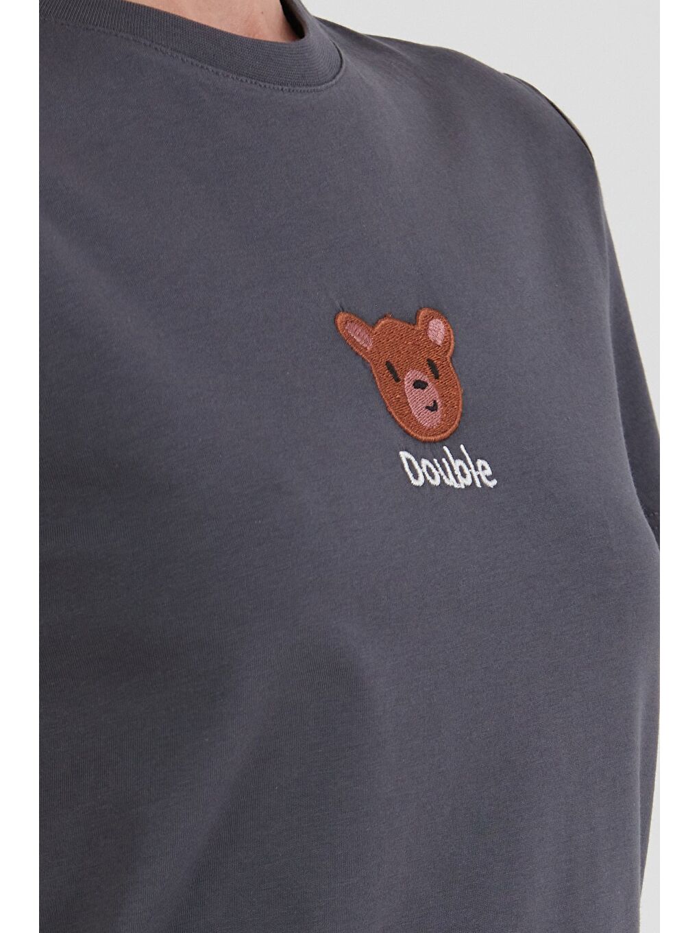 Gri Ayıcık Ve Yazı Nakışlı Tişört-4