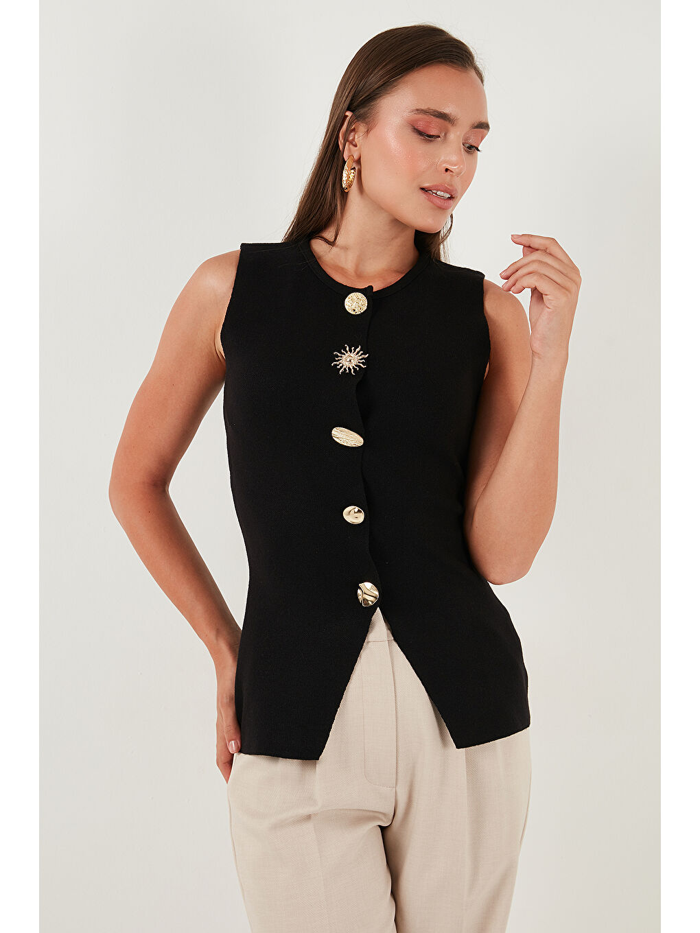 Siyah Premium Regular Fit Bisiklet Yaka Düğme Detaylı Yelek 680YE00043-1