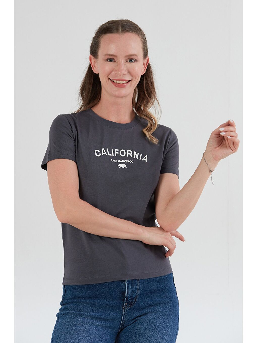 Antrasit California Kabartma Baskılı Bisiklet Yaka Tişört-2