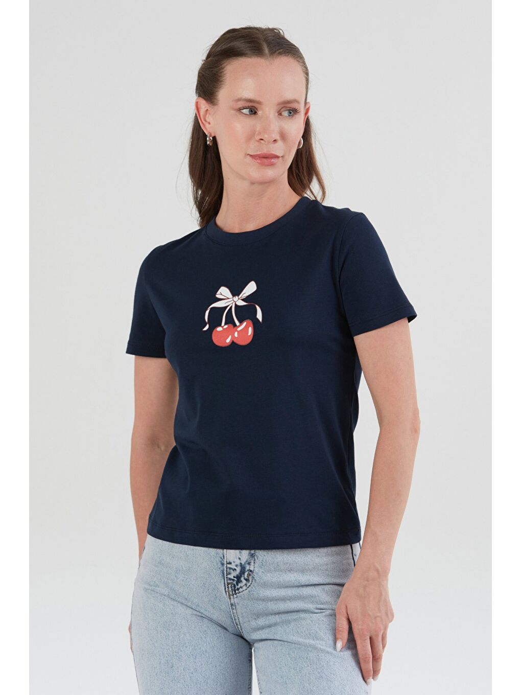 Lacivert Kiraz Ve Fiyonk Baskılı Bisiklet Yaka Tişört-1