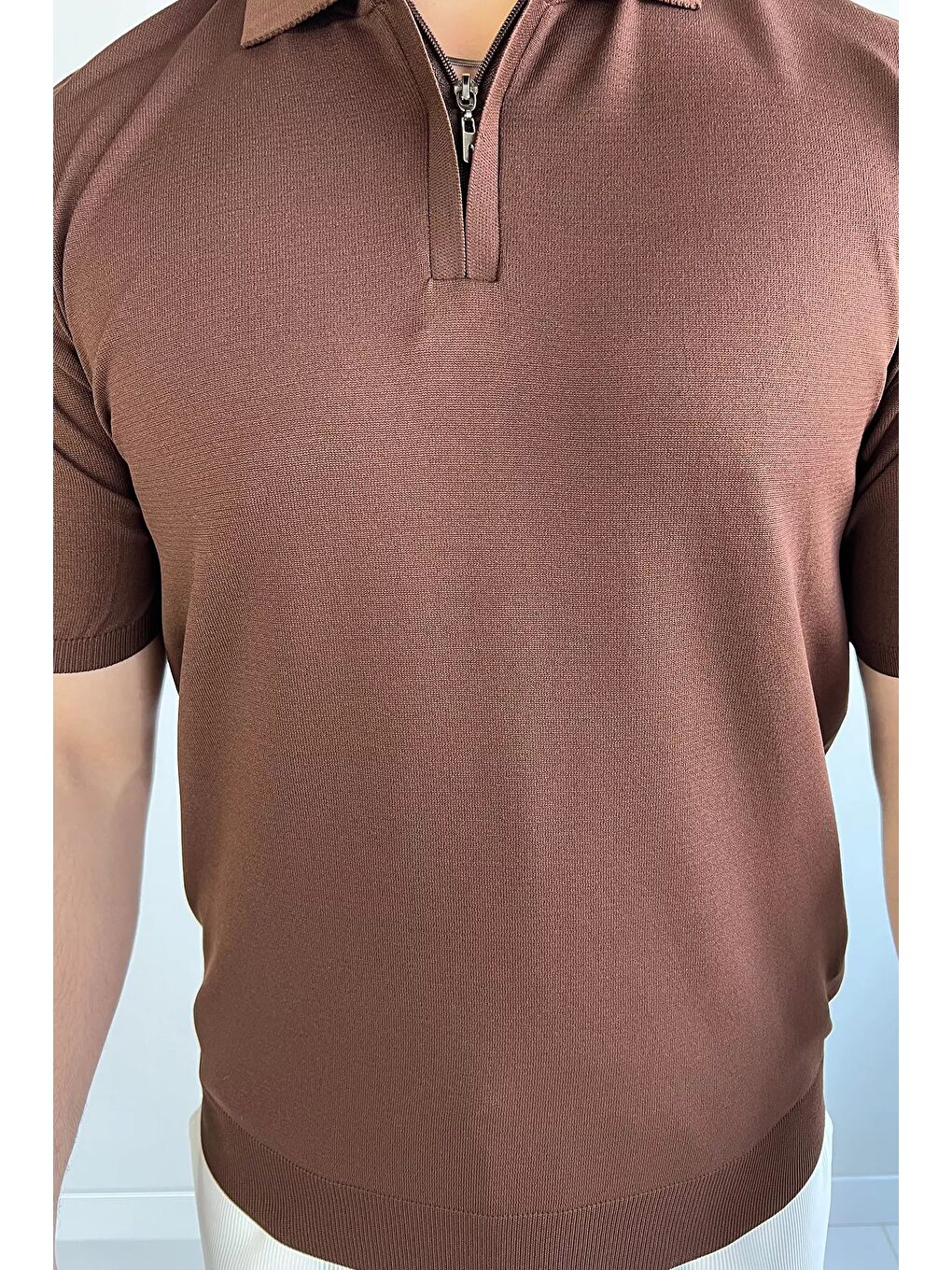 Kahverengi Polo Yaka Yarım Fermuarlı Elastanlı Erkek Tişört-2
