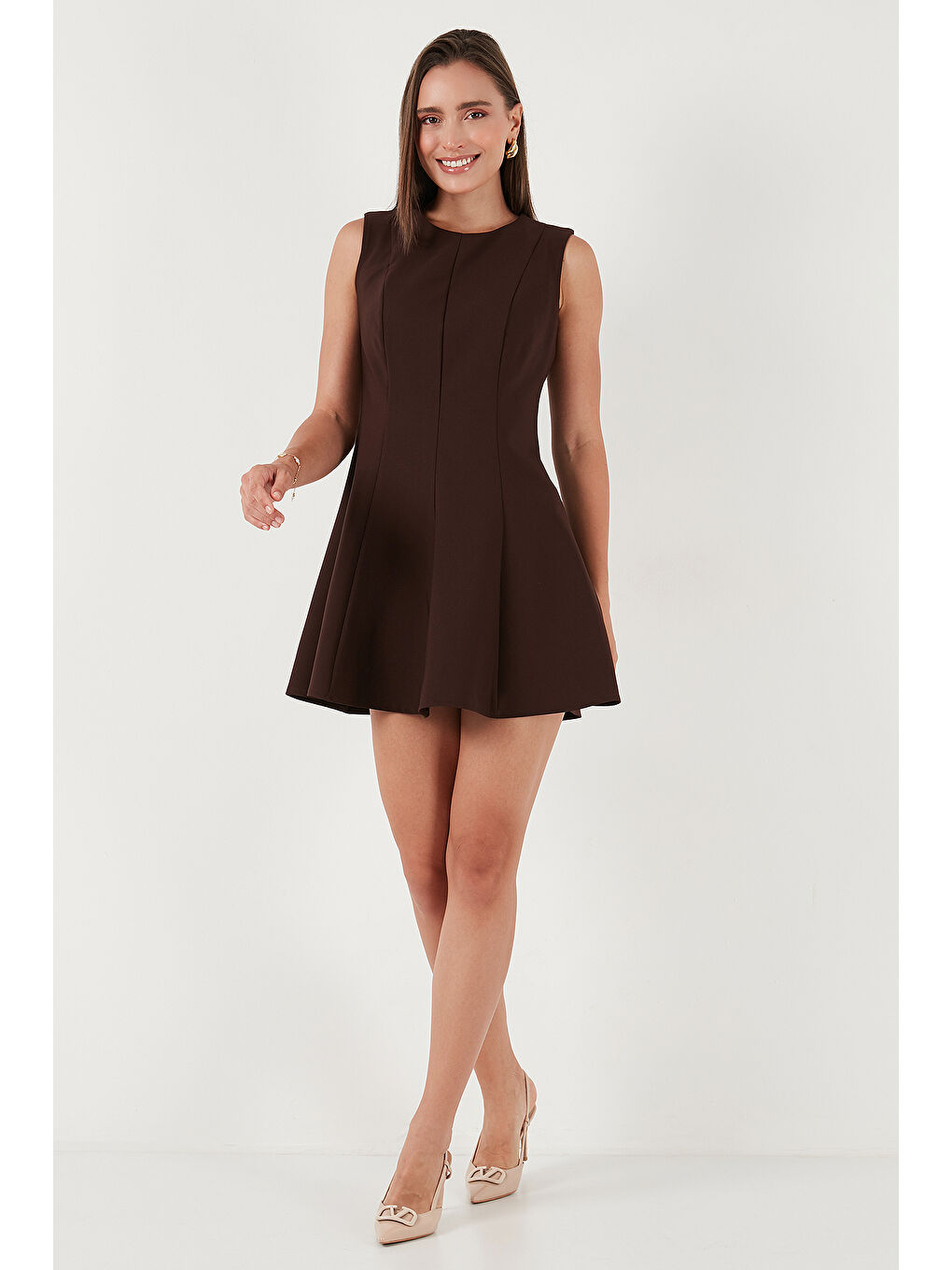 Kahverengi Regular Fit Bisiklet Yaka Volanlı Mini Boy Elbise 6525647-5