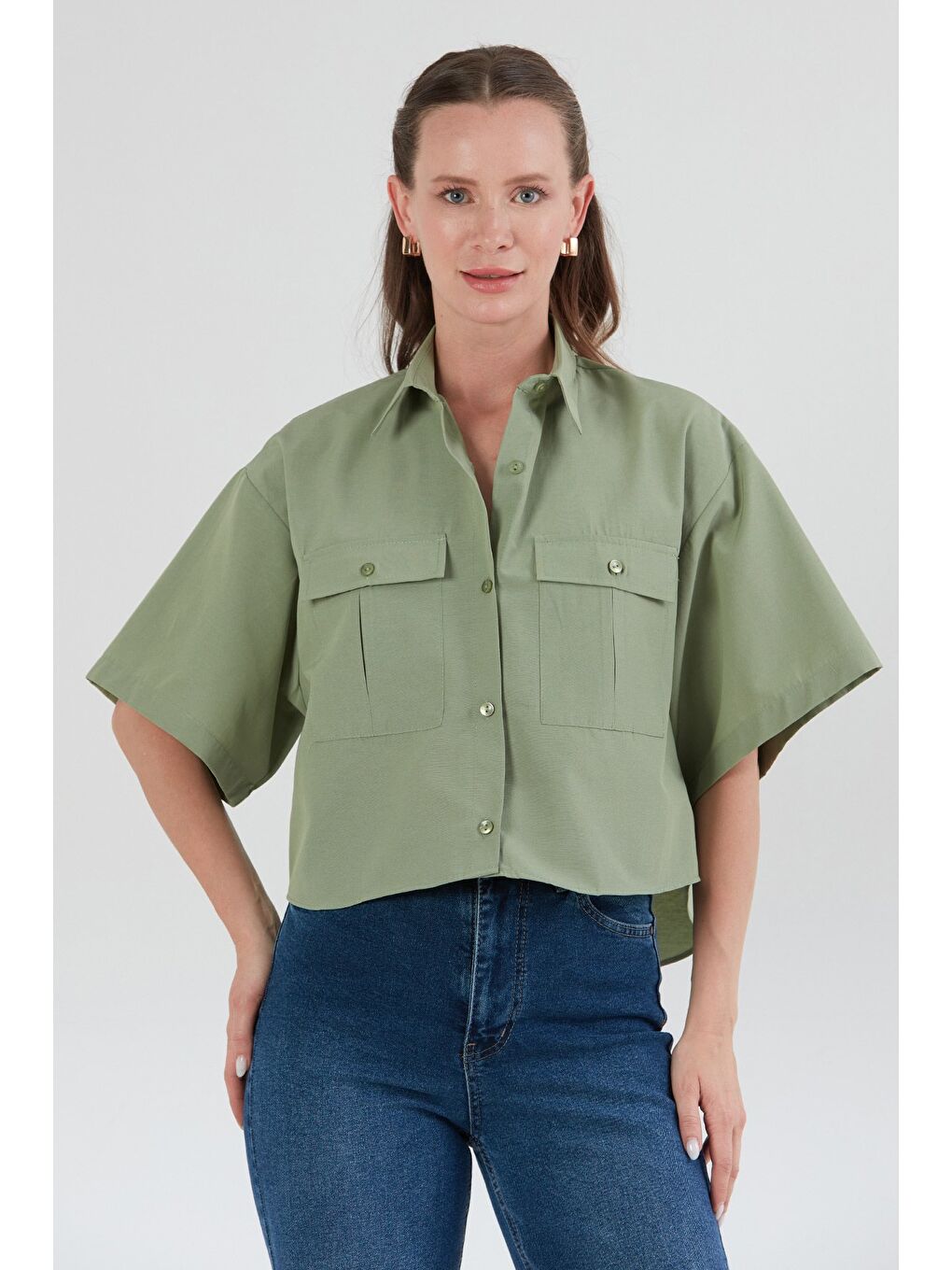 Haki Basic Çift Cepli Arkası Uzun Crop Gömlek-1