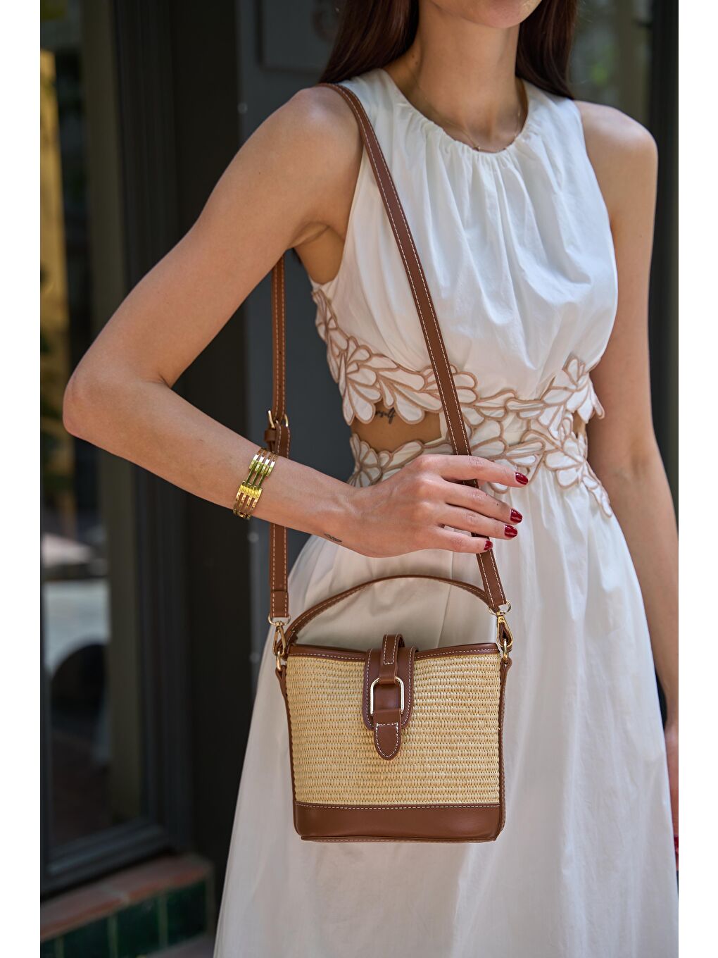 Kahverengi Modern Tasarım Tokalı El Ve Omuz Çantası Taba Hasır-1