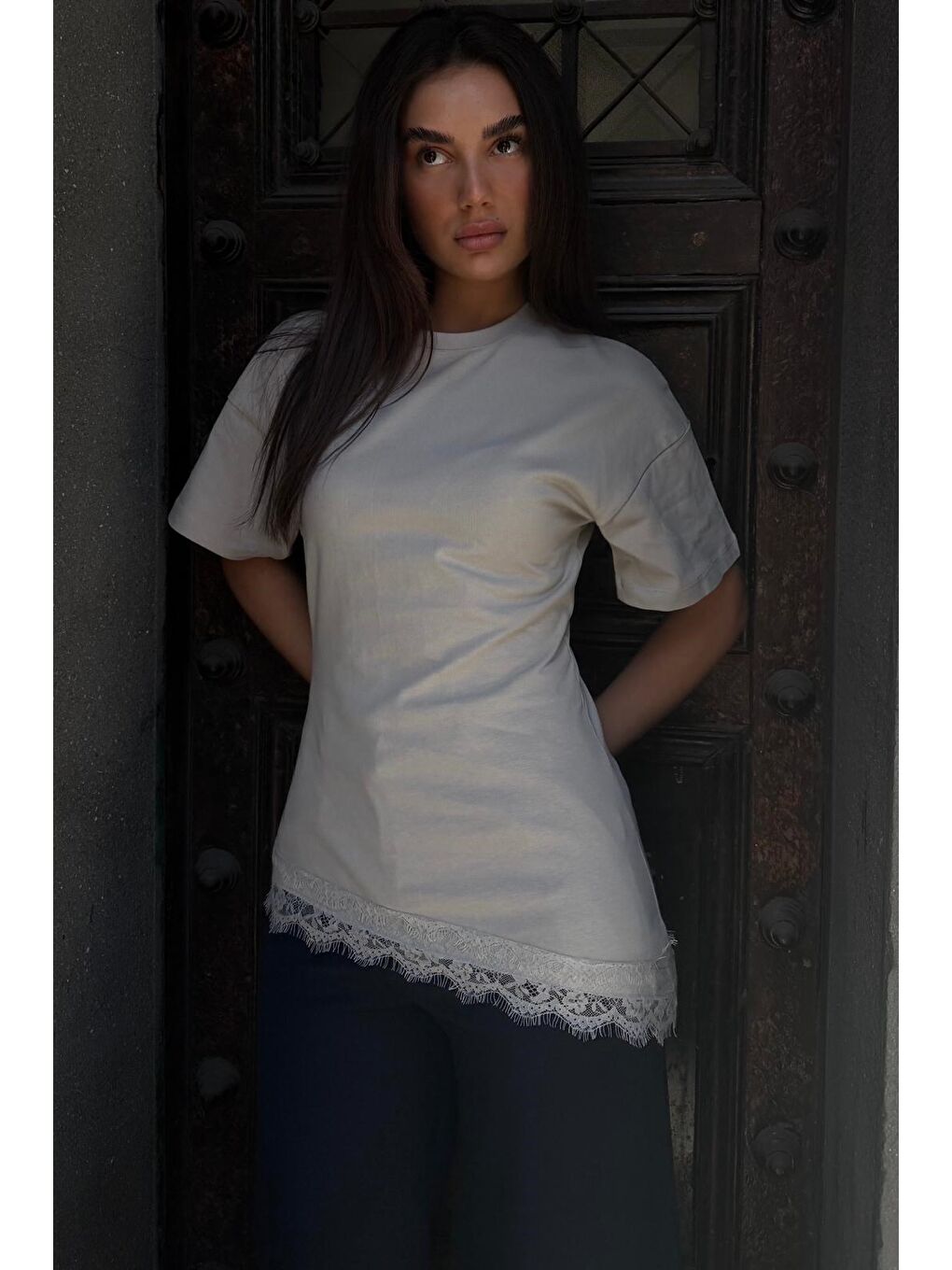 Boyalı Gri Dantel Detaylı Belden Oturtmalı Asimetrik Kadın Tişört Mg2719-4