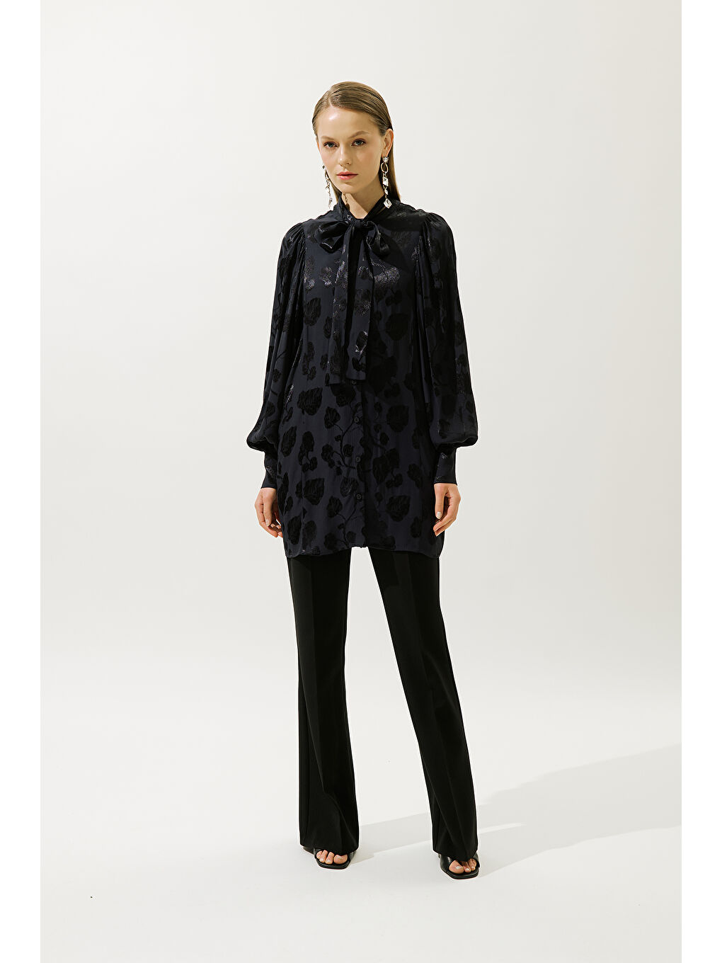 Jakarlı Saten Gömlek Lacivert-1