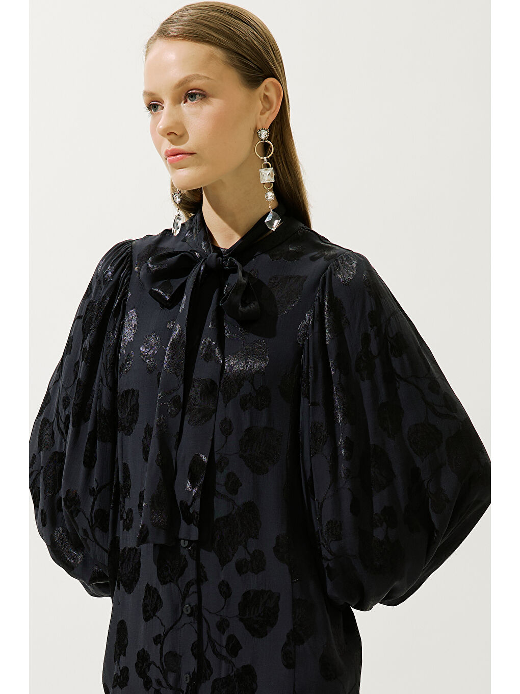 Jakarlı Saten Gömlek Lacivert-3