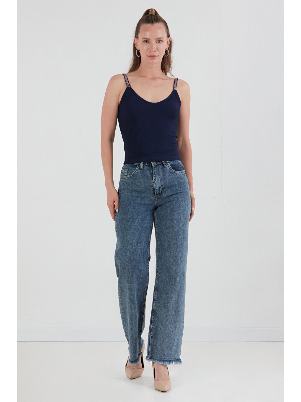 Lacivert Fitilli Askıları Taş Detaylı V Yaka Bluz-1