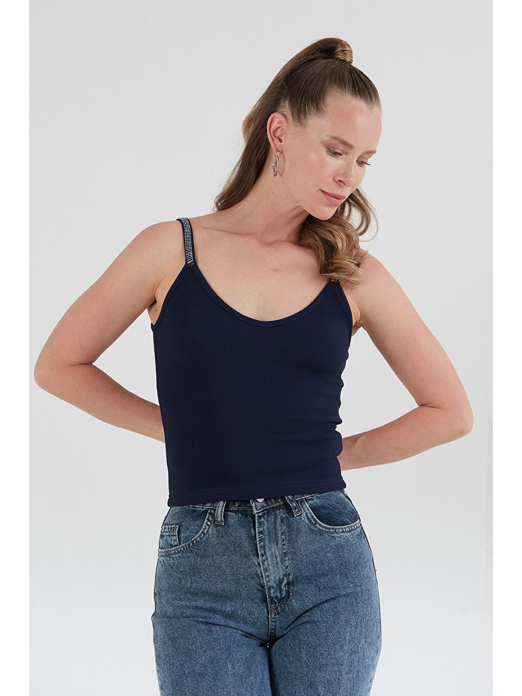 Lacivert Fitilli Askıları Taş Detaylı V Yaka Bluz-2