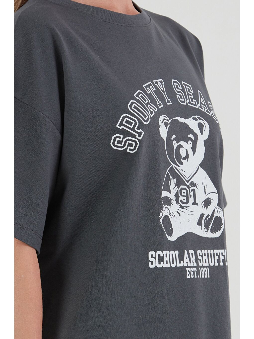 Antrasit Ayıcık Baskılı Oversize Tişört-4