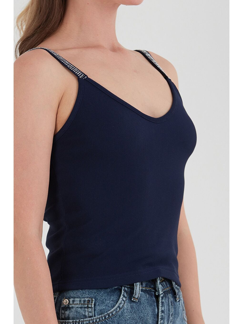 Lacivert Fitilli Askıları Taş Detaylı V Yaka Bluz-4